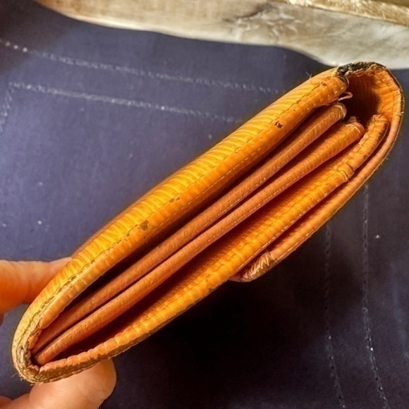 Louis Vuitton Monogram Canvas Sarah Wallet. Orange. - Picture 12 of 16